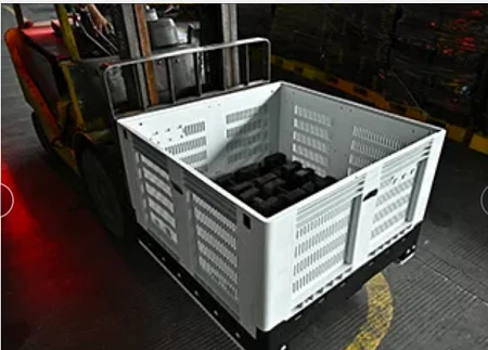 Customized Plastic Pallet Containers.jpg Customized Plastic Pallet Containers.jpg