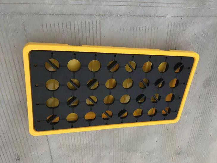 spill containment pallet sizes